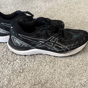 ASICS Men's Black and White Athletic Shoes GEL- Cumulus 23